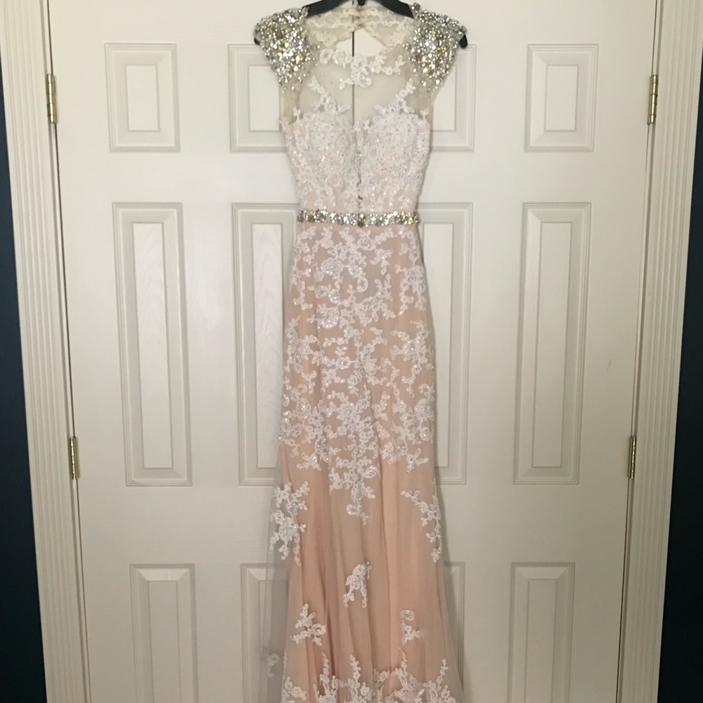 Mac Duggal White lace gown